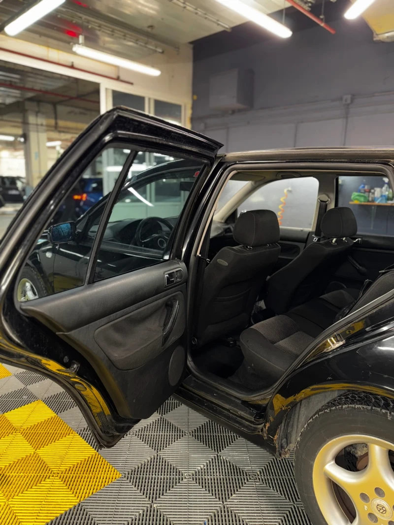 VW Golf, снимка 5 - Автомобили и джипове - 52547476