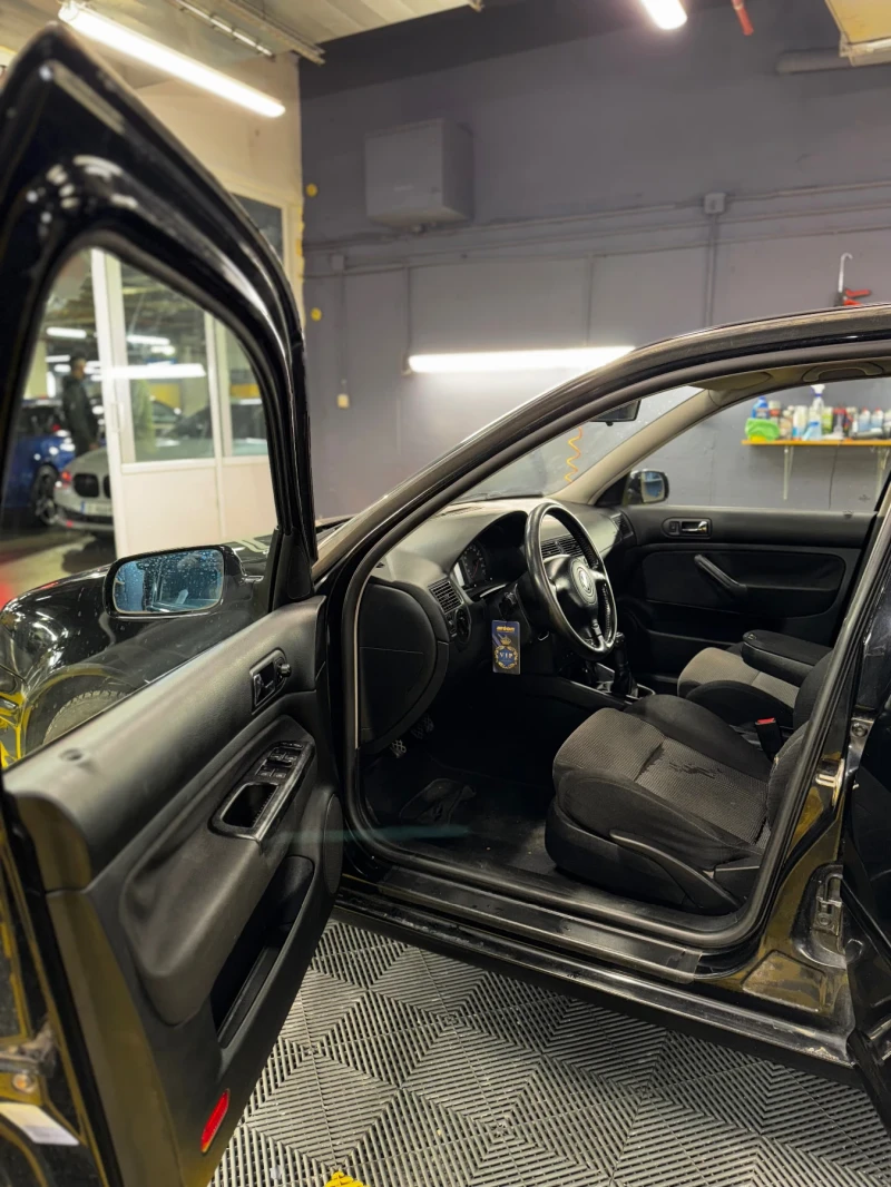 VW Golf, снимка 4 - Автомобили и джипове - 52547476