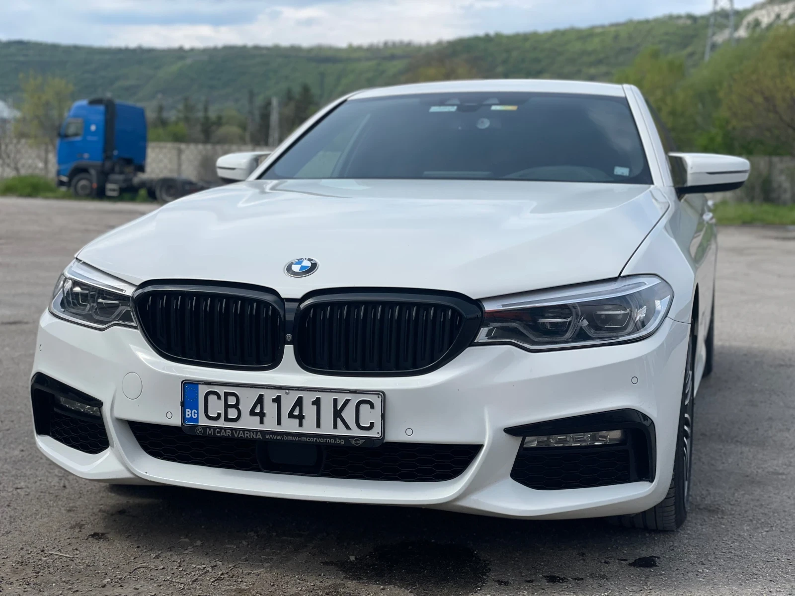 BMW 530 G 30 Xdrive М-пакет, снимка 3 - Автомобили и джипове - 53646655