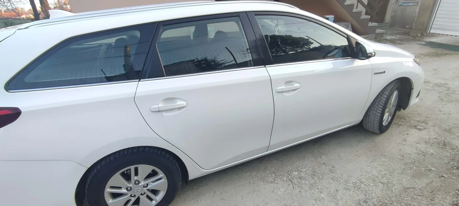 Toyota Auris, снимка 13 - Автомобили и джипове - 53713297