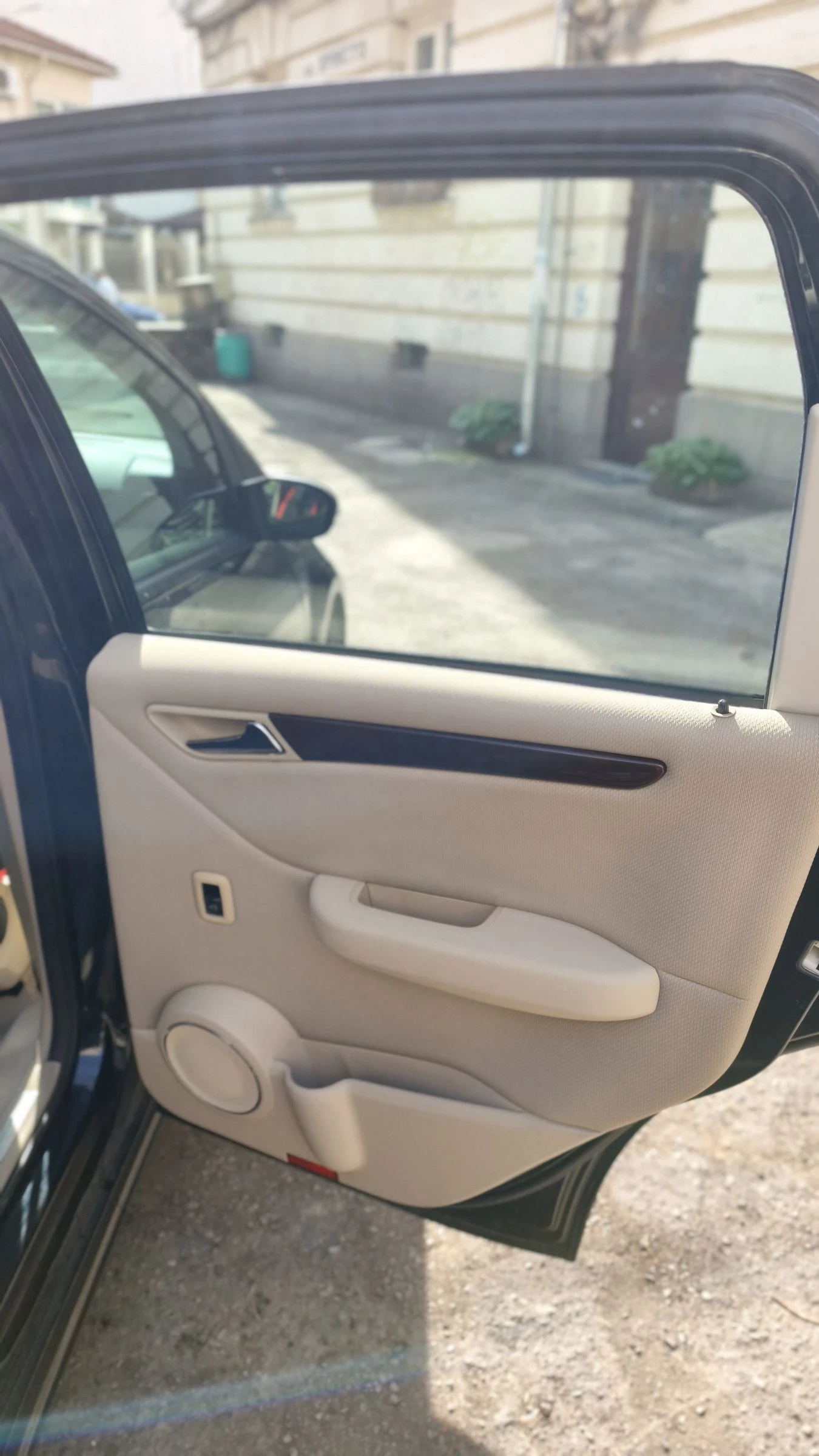 Mercedes-Benz A 180 2.0 CDI, снимка 12 - Автомобили и джипове - 54214359