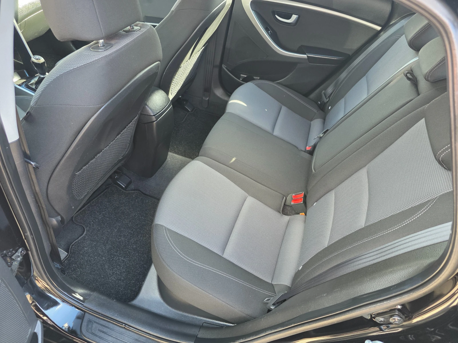 Hyundai I30 1.6CRDI 110K.C EURO6 TOP | Mobile.bg � ����������� 10