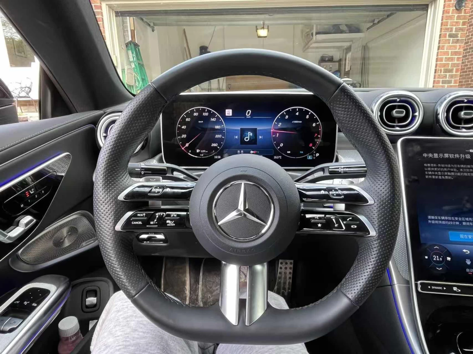 Mercedes-Benz CLE 300 2024 AMG Line 4Matic* Burmester* ПАНО* Distronic, снимка 8 - Автомобили и джипове - 54619716