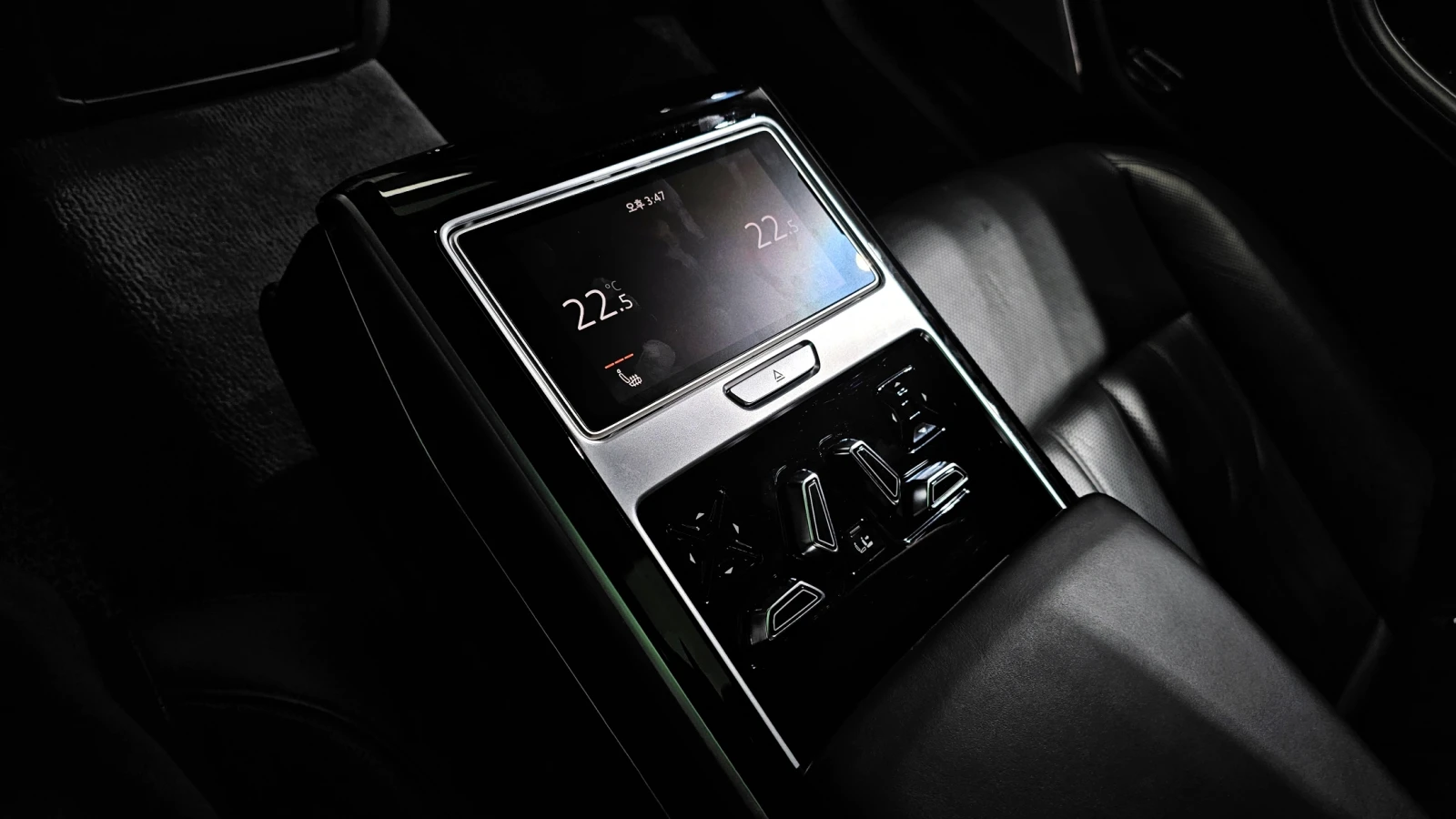 Audi A8 SOFT-CLOSE* HEAD-UP* 360* ОБДУХ* МАСАЖ* TV* DISTRO, снимка 16 - Автомобили и джипове - 54818985