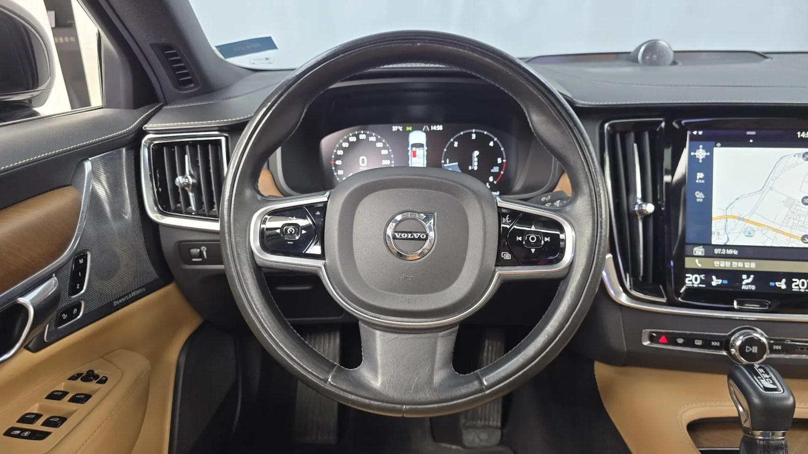 Volvo S90 T5 INSCRIPTION BOWERS WILKINS/360CAM/PANO/HEAD UP, снимка 8 - Автомобили и джипове - 55000047