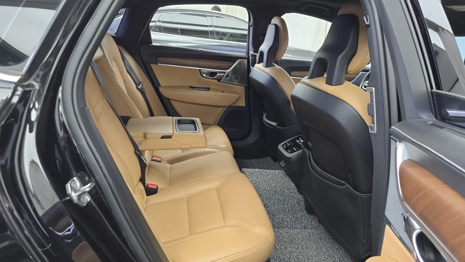 Volvo S90 T5 INSCRIPTION BOWERS WILKINS/360CAM/PANO/HEAD UP, снимка 16 - Автомобили и джипове - 55000047