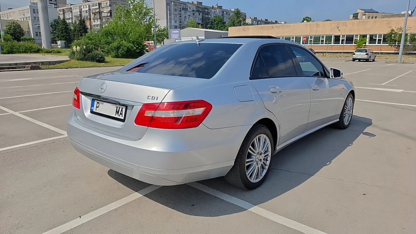 Mercedes-Benz E 220 CDI 170k.c., снимка 4 - Автомобили и джипове - 55006743