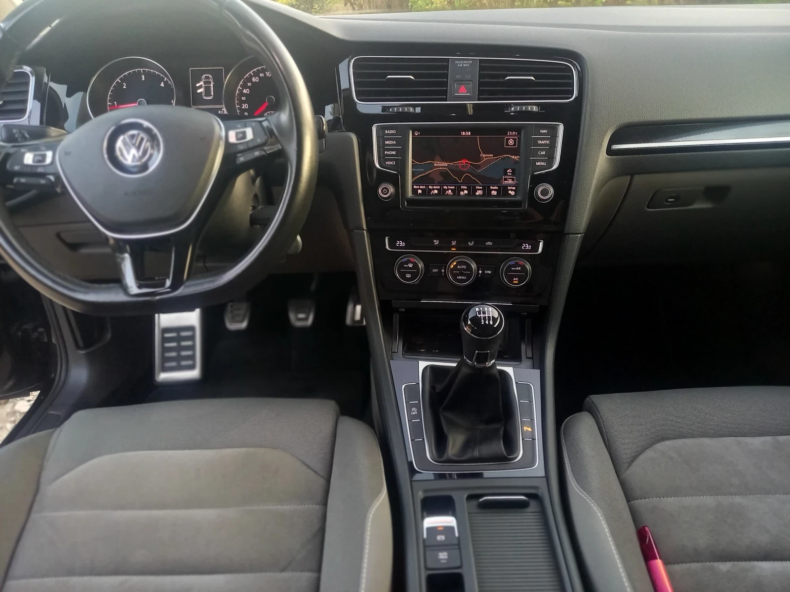 VW Golf 2.0tdi HIGHLINE, снимка 10 - Автомобили и джипове - 55466193