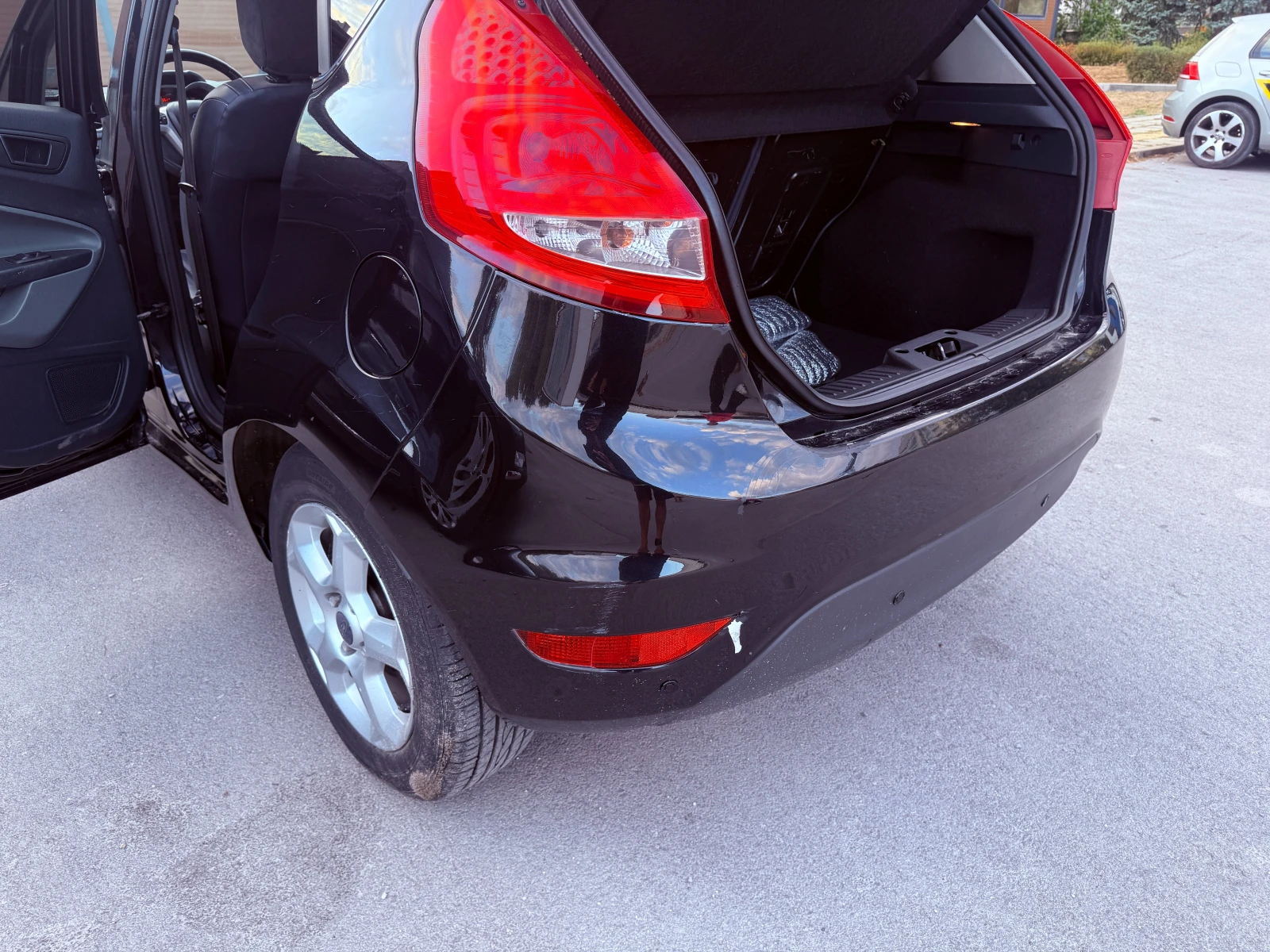 Ford Fiesta LPG, снимка 9 - Автомобили и джипове - 56098542