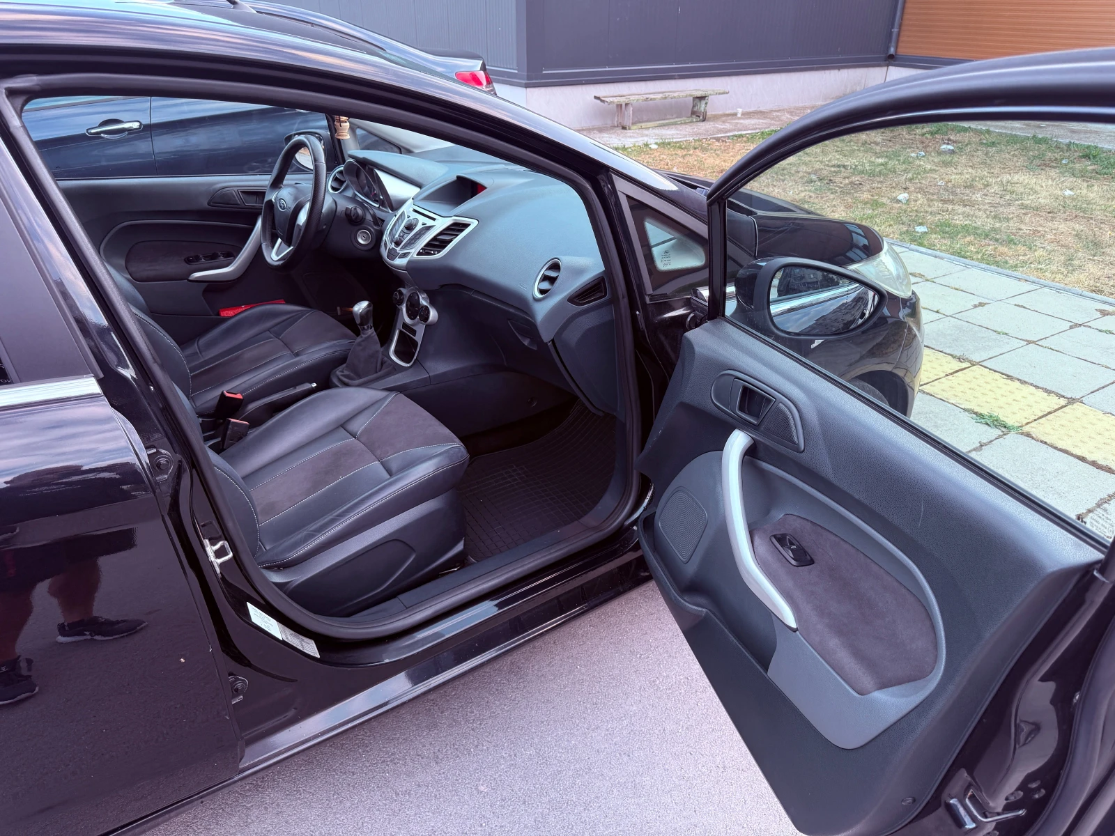 Ford Fiesta LPG, снимка 11 - Автомобили и джипове - 56098542