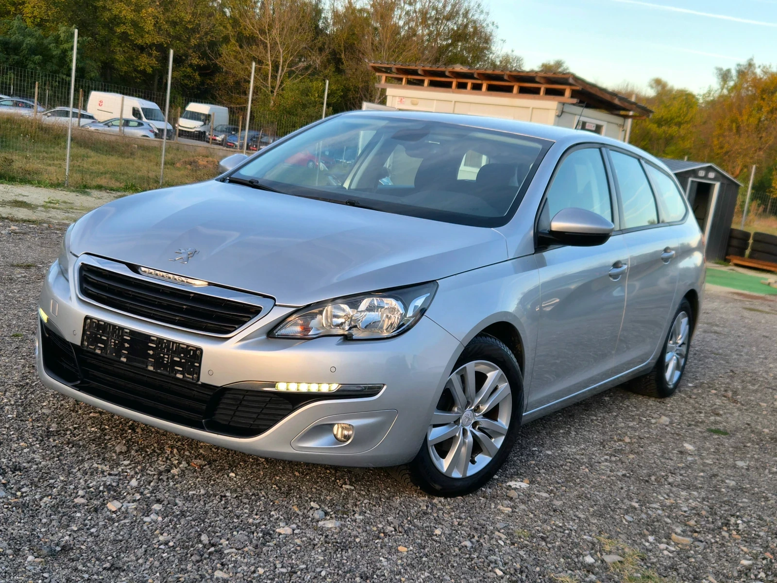 Peugeot 308 1.6HDI* 120k, снимка 3 - Автомобили и джипове - 56677123