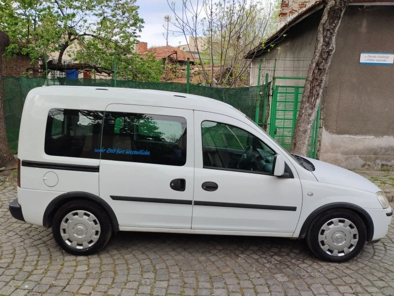 Opel Combo 1.3, снимка 9 - Автомобили и джипове - 45512246