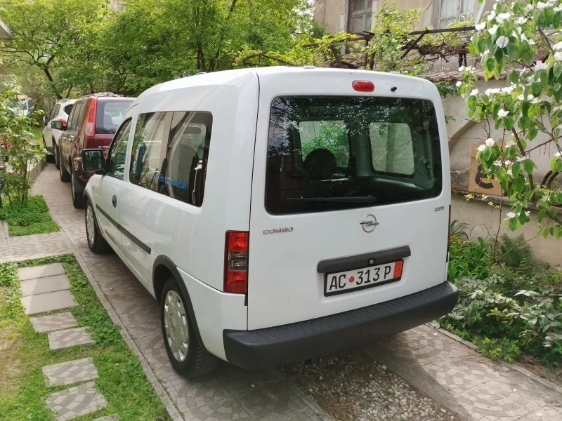 Opel Combo 1.3, снимка 3 - Автомобили и джипове - 45512246