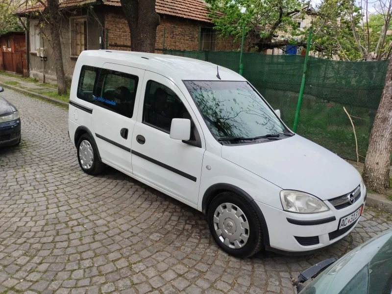 Opel Combo 1.3, снимка 10 - Автомобили и джипове - 45512246