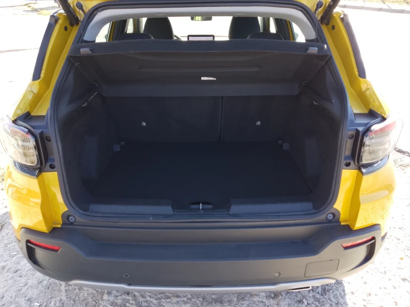 Jeep Avenger 1.2 HTP/LIMITED/JBL, снимка 14 - Автомобили и джипове - 52121565