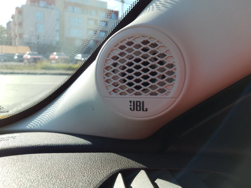 Jeep Avenger 1.2 HTP/LIMITED/JBL, снимка 13 - Автомобили и джипове - 52121565