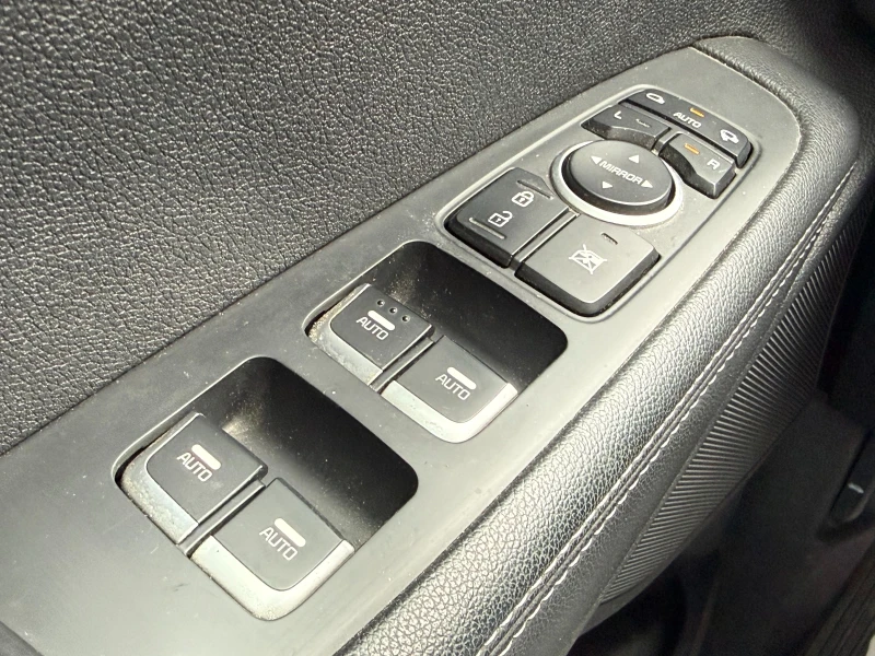 Kia Sorento, снимка 16 - Автомобили и джипове - 53282352