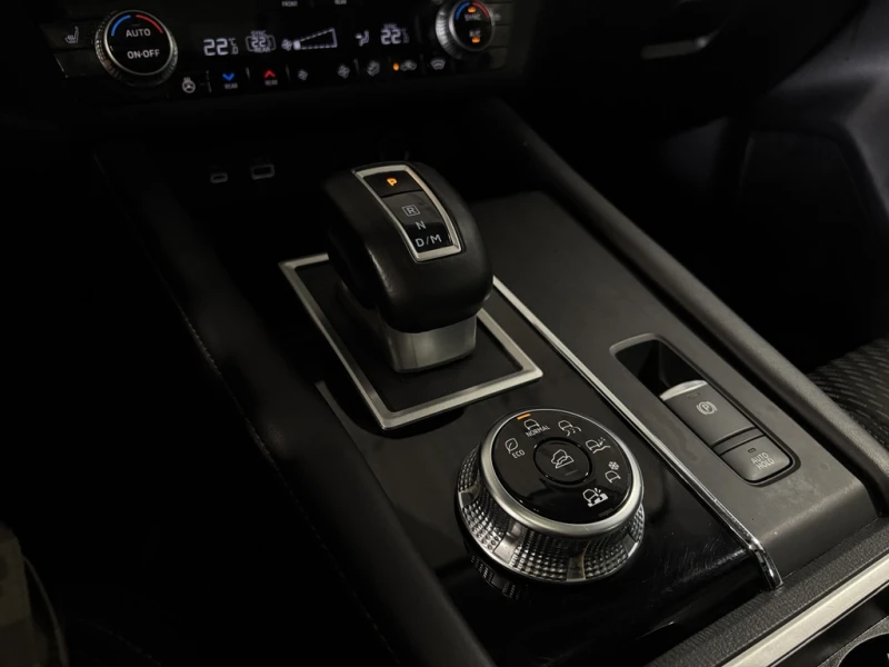 Mitsubishi Outlander SE S* MULTI TERRAIN MODES* BLIND SPOT* 7-SEATS* PA, снимка 11 - Автомобили и джипове - 53356044