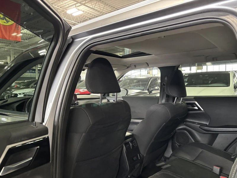 Mitsubishi Outlander SE S* MULTI TERRAIN MODES* BLIND SPOT* 7-SEATS* PA, снимка 13 - Автомобили и джипове - 53356044