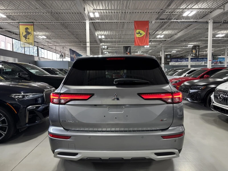 Mitsubishi Outlander SE S* MULTI TERRAIN MODES* BLIND SPOT* 7-SEATS* PA, снимка 4 - Автомобили и джипове - 53356044