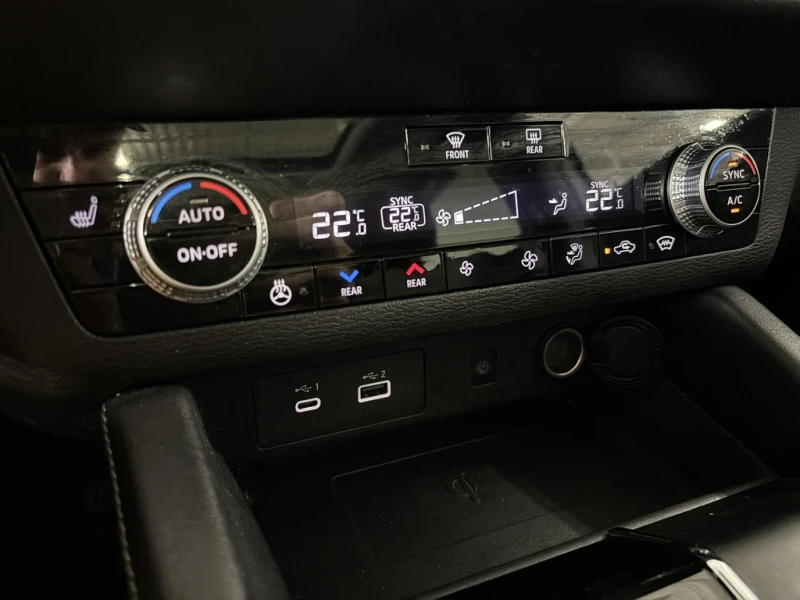 Mitsubishi Outlander SE S* MULTI TERRAIN MODES* BLIND SPOT* 7-SEATS* PA, снимка 10 - Автомобили и джипове - 53356044