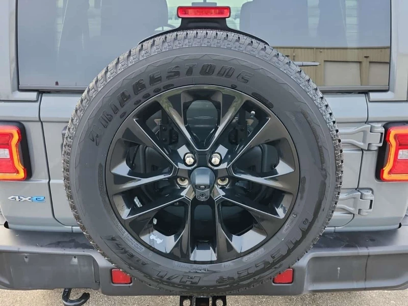 Jeep Wrangler PHEV * UNLIMITED SAHARA * CARFAX * , снимка 12 - Автомобили и джипове - 53538780