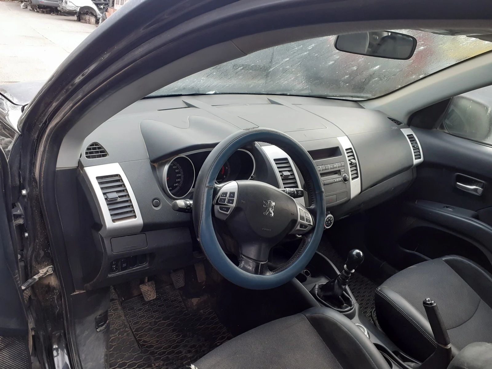 Peugeot 4007 2.2 дизел - изображение 4