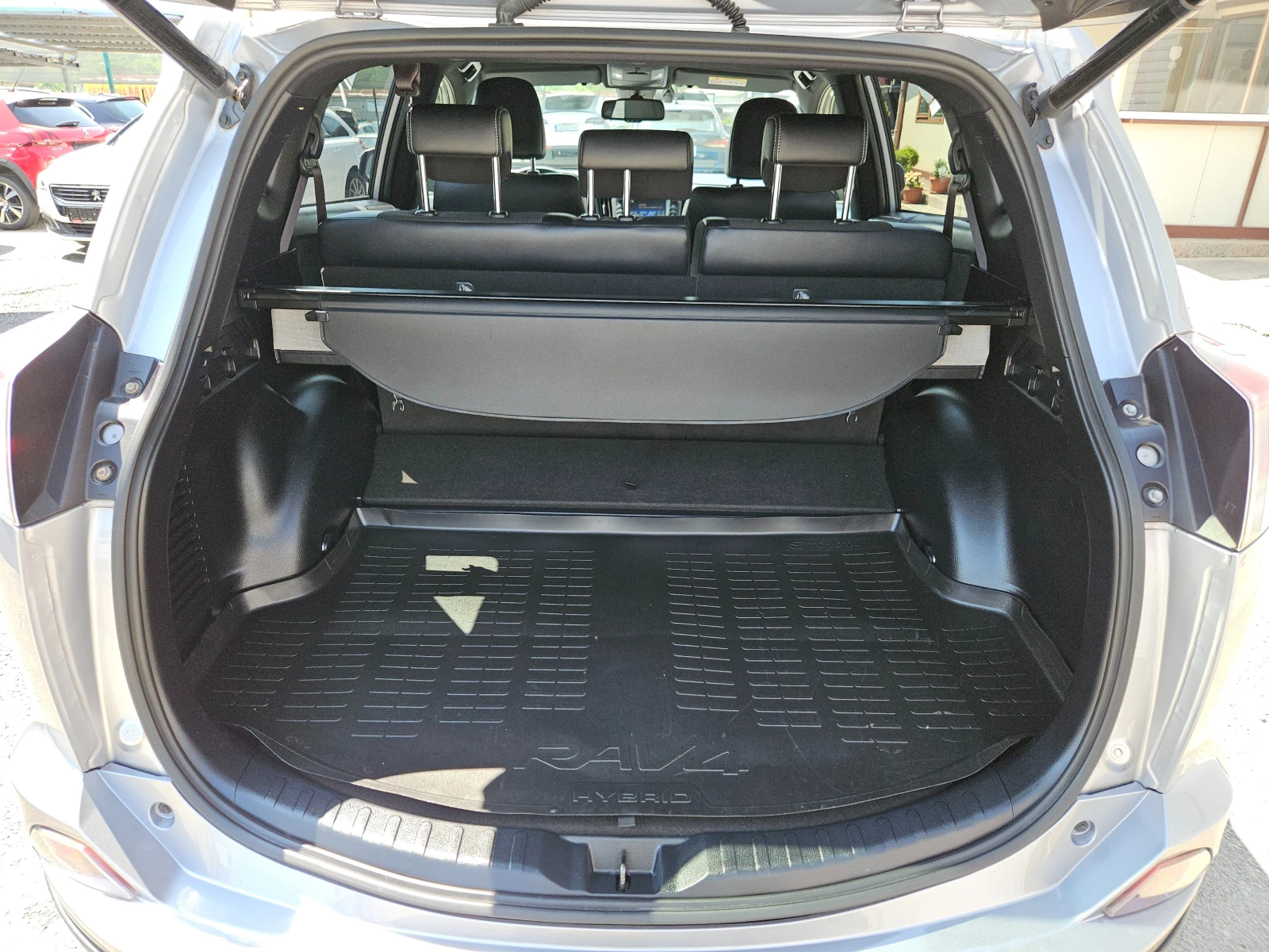 Toyota Rav4 2.5Hybrid/Executive/ACC/LED/NAVI/БЛУТУТ/EURO6B/ТОП - изображение 4