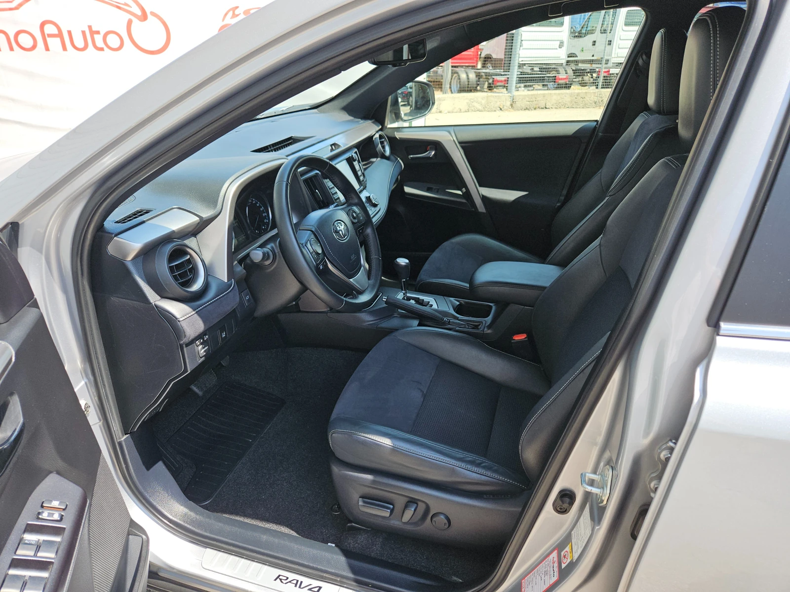 Toyota Rav4 2.5Hybrid/Executive/ACC/LED/NAVI/БЛУТУТ/EURO6B/ТОП - изображение 9