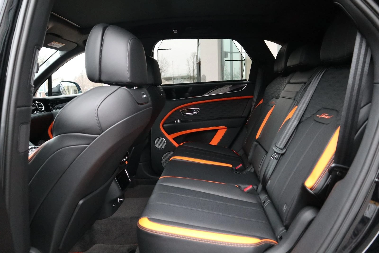 Bentley Bentayga SPEED/NEW MODEL/CERAMIC/AKRAPOVIC/NAIM/BLACKLINE/ | Mobile.bg � ����������� 15
