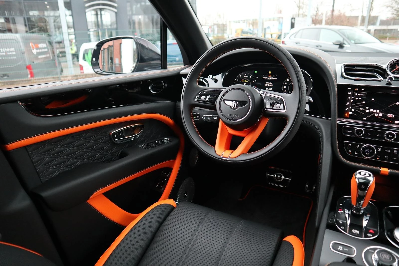 Bentley Bentayga SPEED/NEW MODEL/CERAMIC/AKRAPOVIC/NAIM/BLACKLINE/ | Mobile.bg � ����������� 11