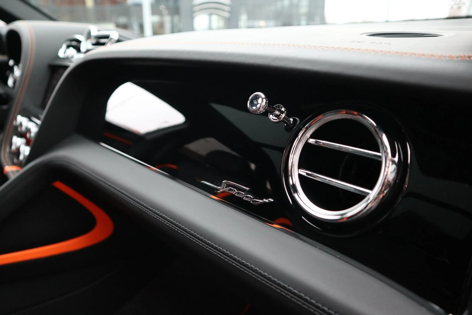 Bentley Bentayga SPEED/NEW MODEL/CERAMIC/AKRAPOVIC/NAIM/BLACKLINE/ | Mobile.bg � ����������� 13