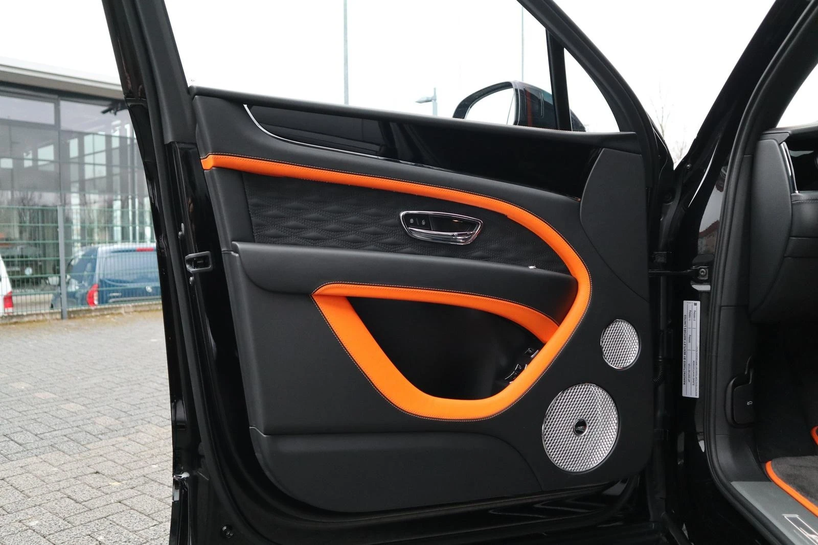 Bentley Bentayga SPEED/NEW MODEL/CERAMIC/AKRAPOVIC/NAIM/BLACKLINE/ - изображение 7