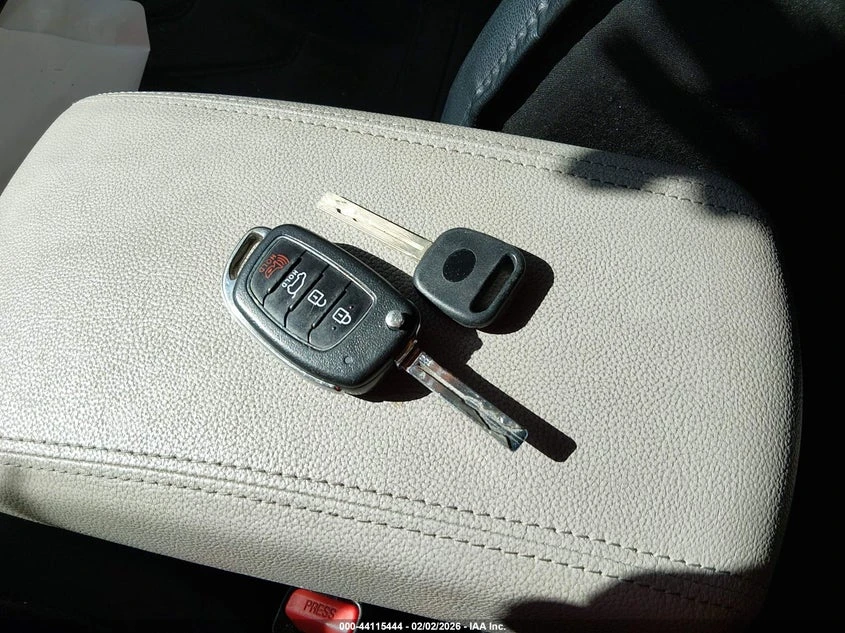 Hyundai Tucson 2.0L I-4 DI, DOHC, VVT, 164HP All Wheel Drive | Mobile.bg � ����������� 11