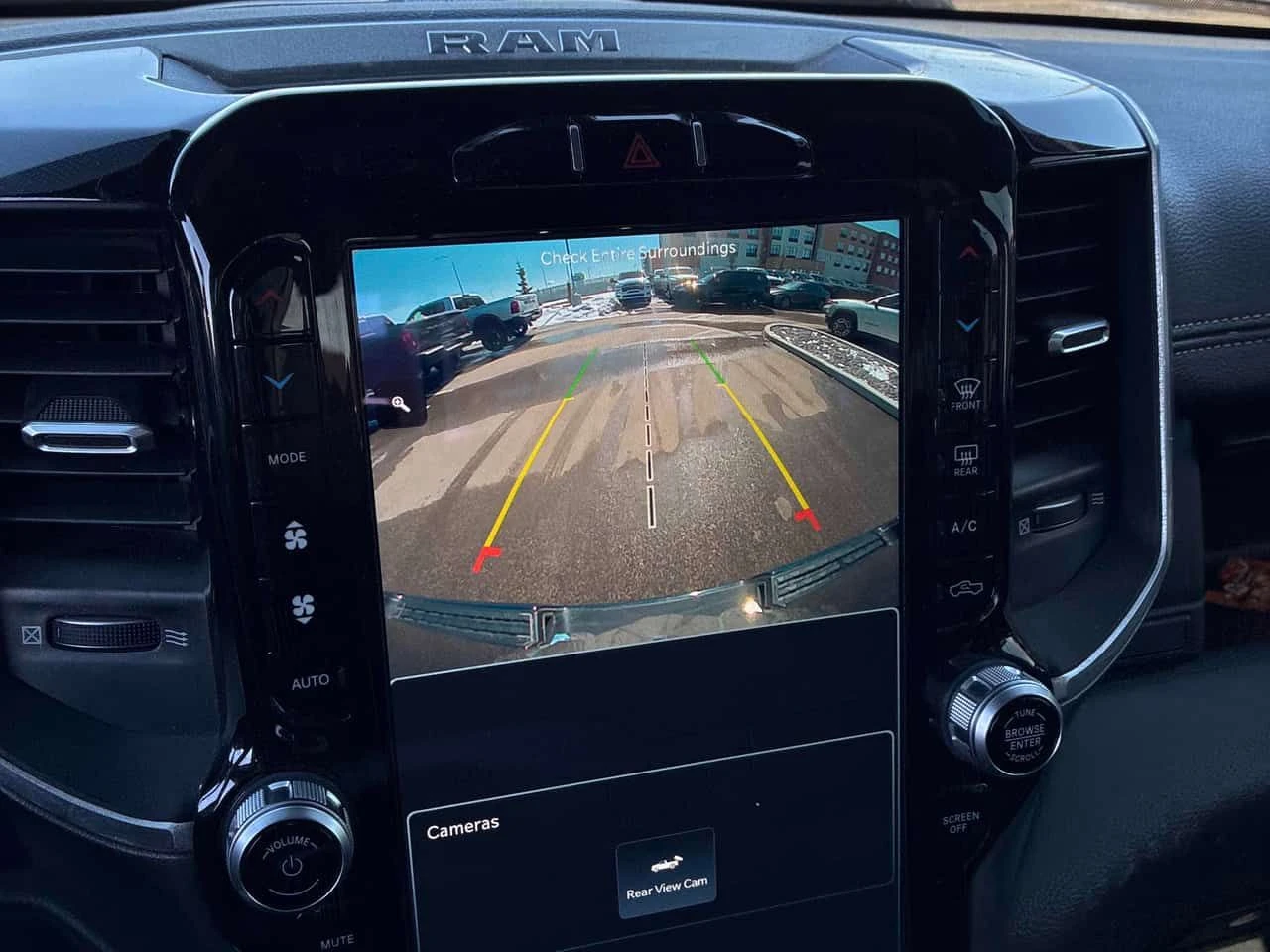 Dodge RAM 1500 * Laramie * PANO* KEYLESS* ПОДГРЕВ* , снимка 11 - Автомобили и джипове - 54252247