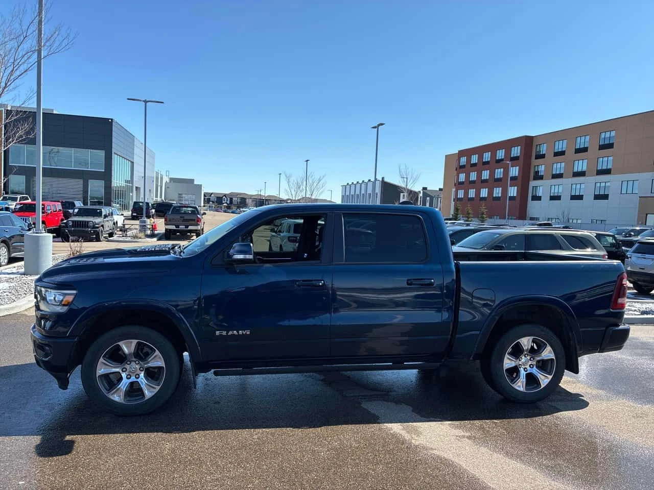 Dodge RAM 1500 * Laramie * PANO* KEYLESS* ПОДГРЕВ* , снимка 2 - Автомобили и джипове - 54252247