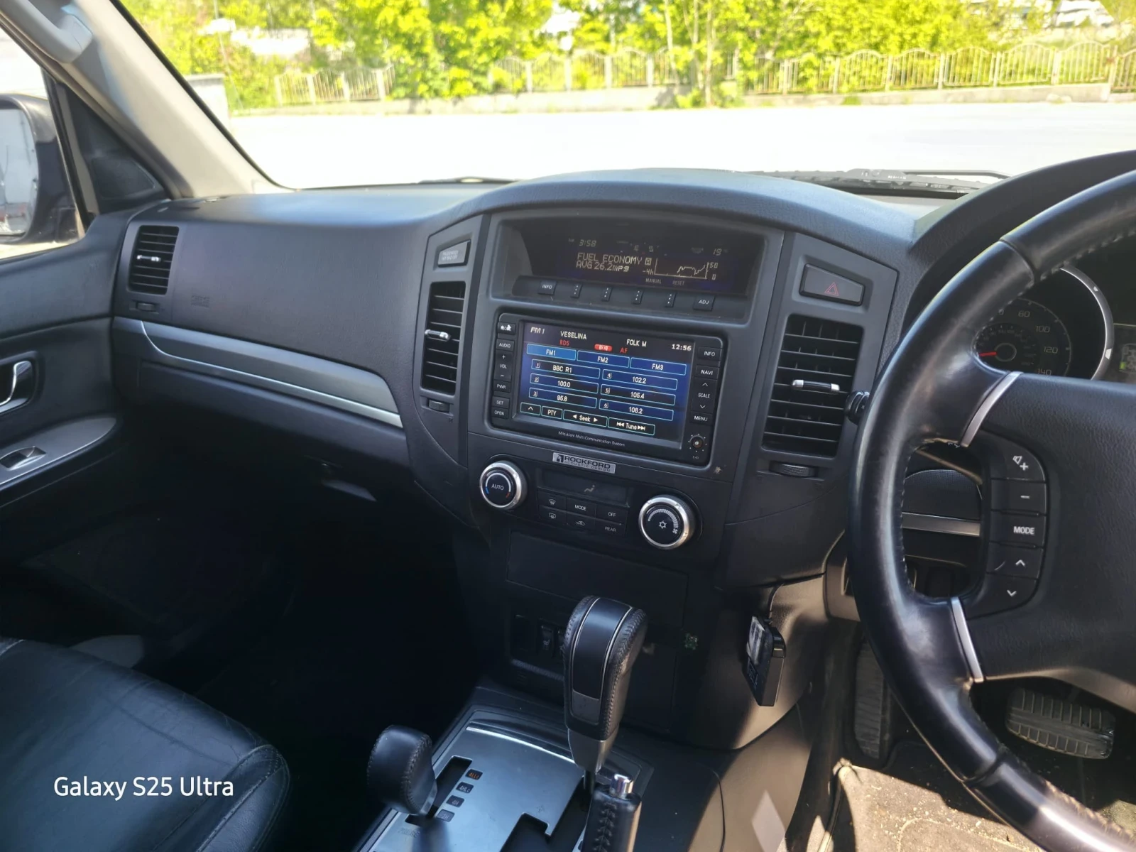 Mitsubishi Pajero 3.2DID.7места автомат., снимка 5 - Автомобили и джипове - 54345650