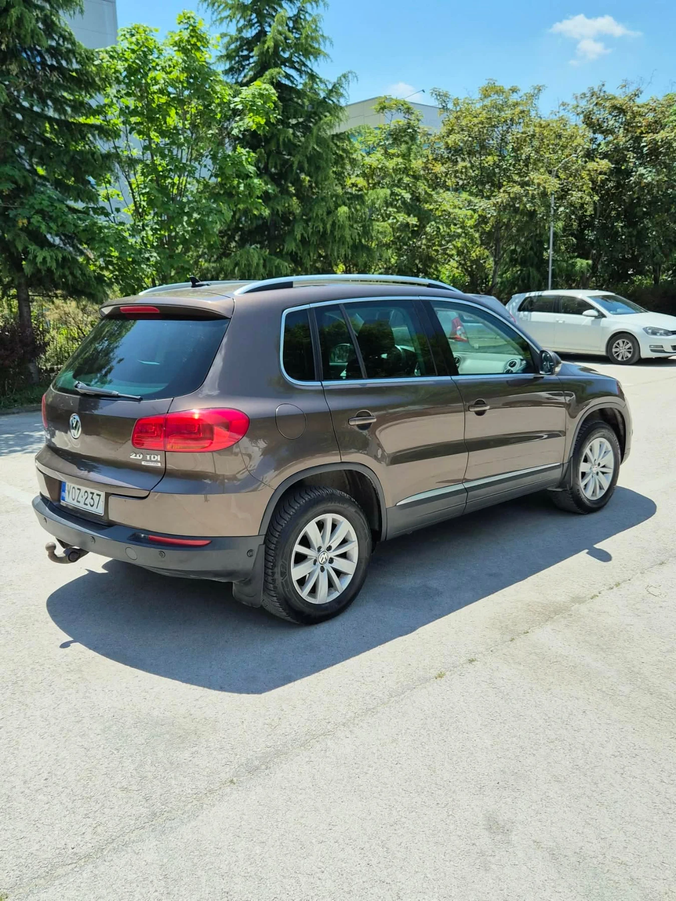 VW Tiguan 2.0/TDI/DSG, снимка 8 - Автомобили и джипове - 54797920