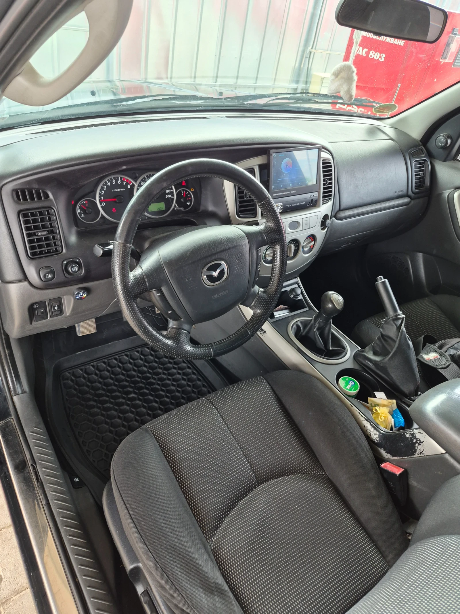 Mazda Tribute, снимка 7 - Автомобили и джипове - 55395292