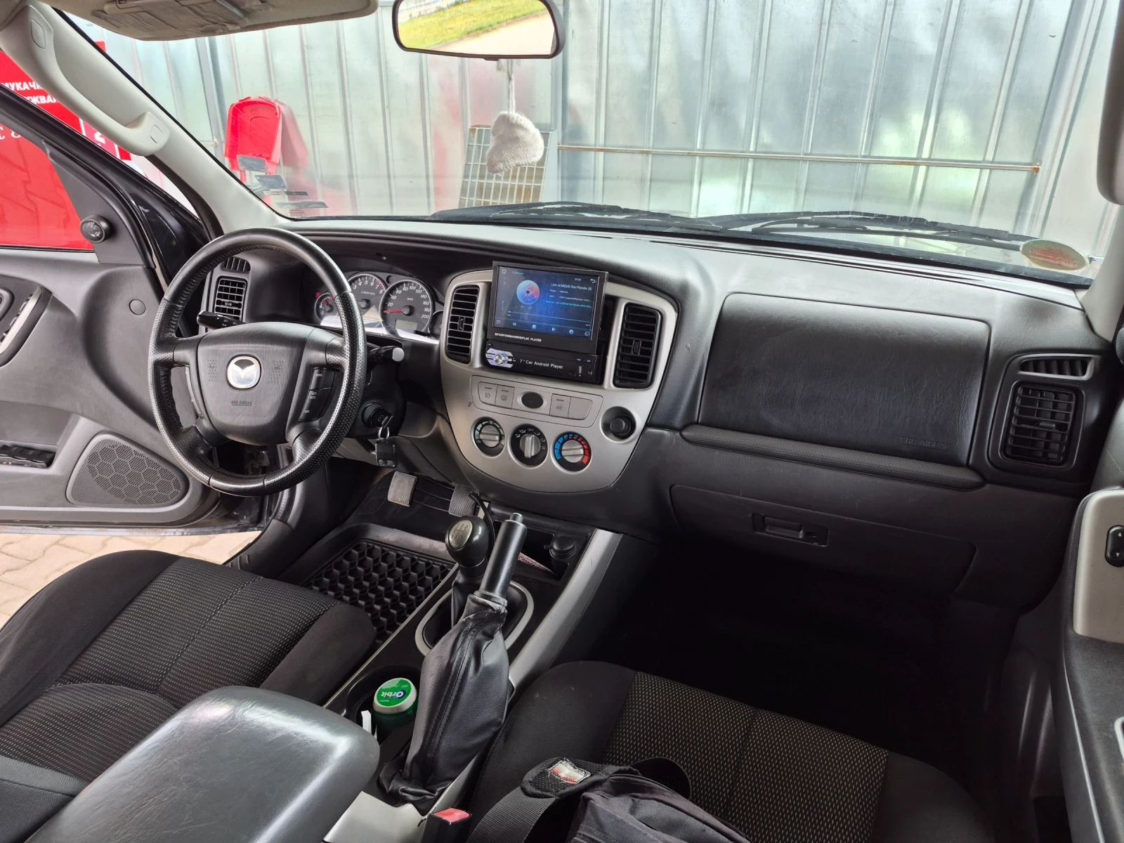 Mazda Tribute, снимка 13 - Автомобили и джипове - 55395292
