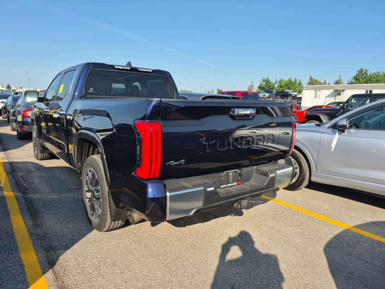 Toyota Tundra * LIMITED HYBRID CREW CAB STD BED * CARFAX * , снимка 4 - Автомобили и джипове - 55582595