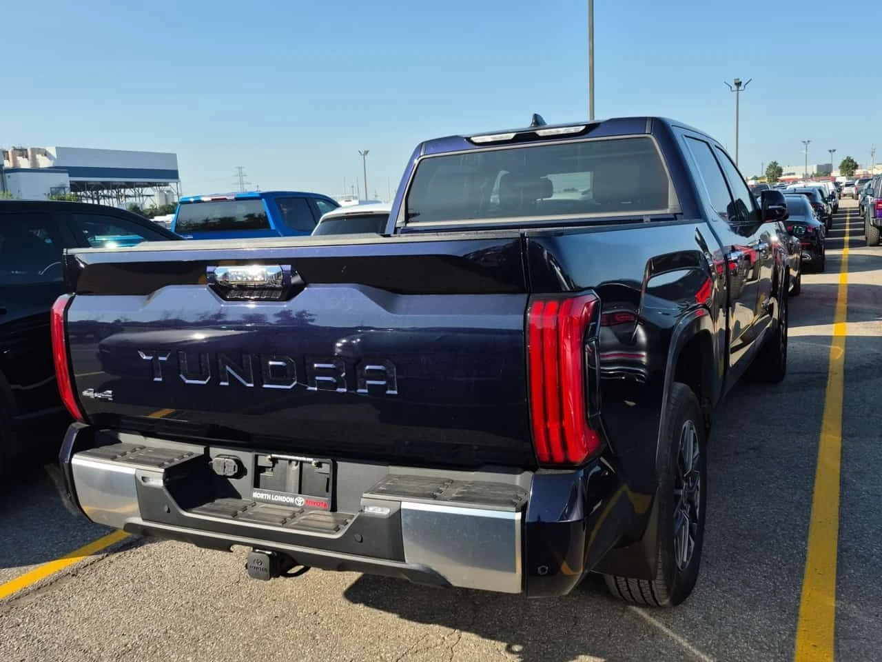 Toyota Tundra * LIMITED HYBRID CREW CAB STD BED * CARFAX * , снимка 3 - Автомобили и джипове - 55582595