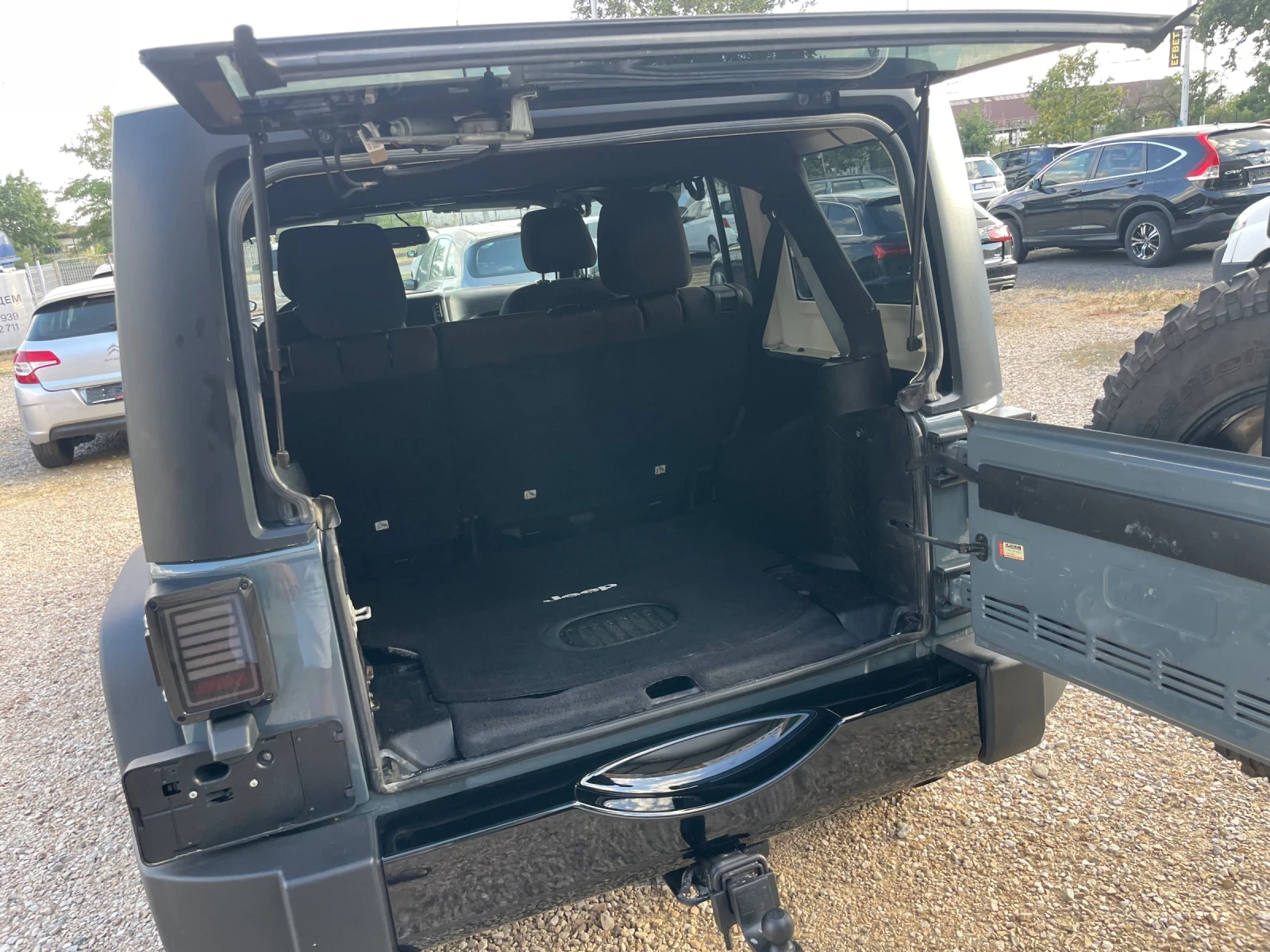 Jeep Wrangler 3.6i-4x4-AVTOMATIC/TARGA/УНИКАТ-ТОП СЪСТОЯНИЕ, снимка 15 - Автомобили и джипове - 55666804