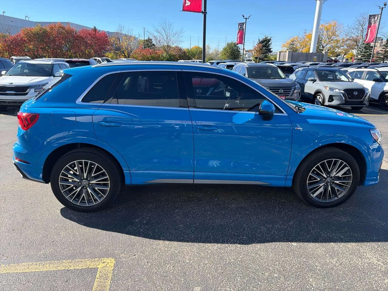 Audi Q3 Progressiv  CARFAX, снимка 3 - Автомобили и джипове - 56577478