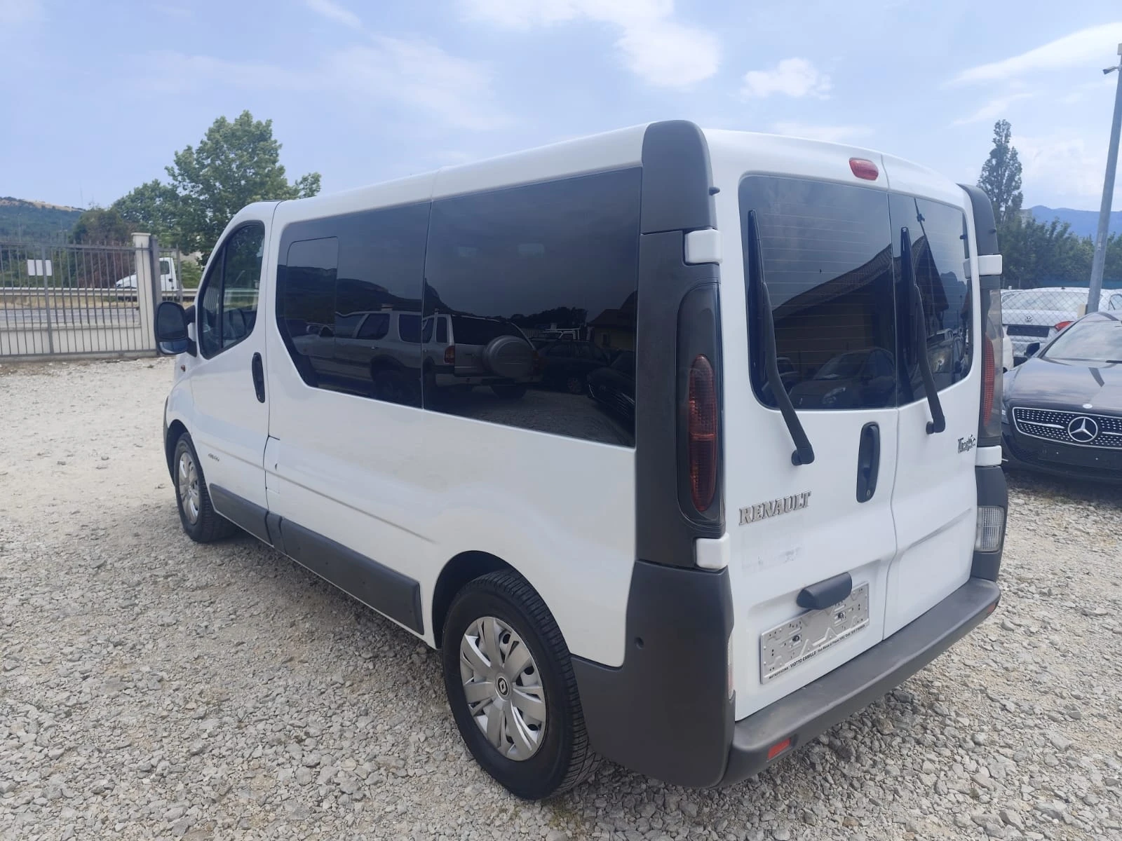 Renault Trafic 1.9 дизел 9 места - изображение 9