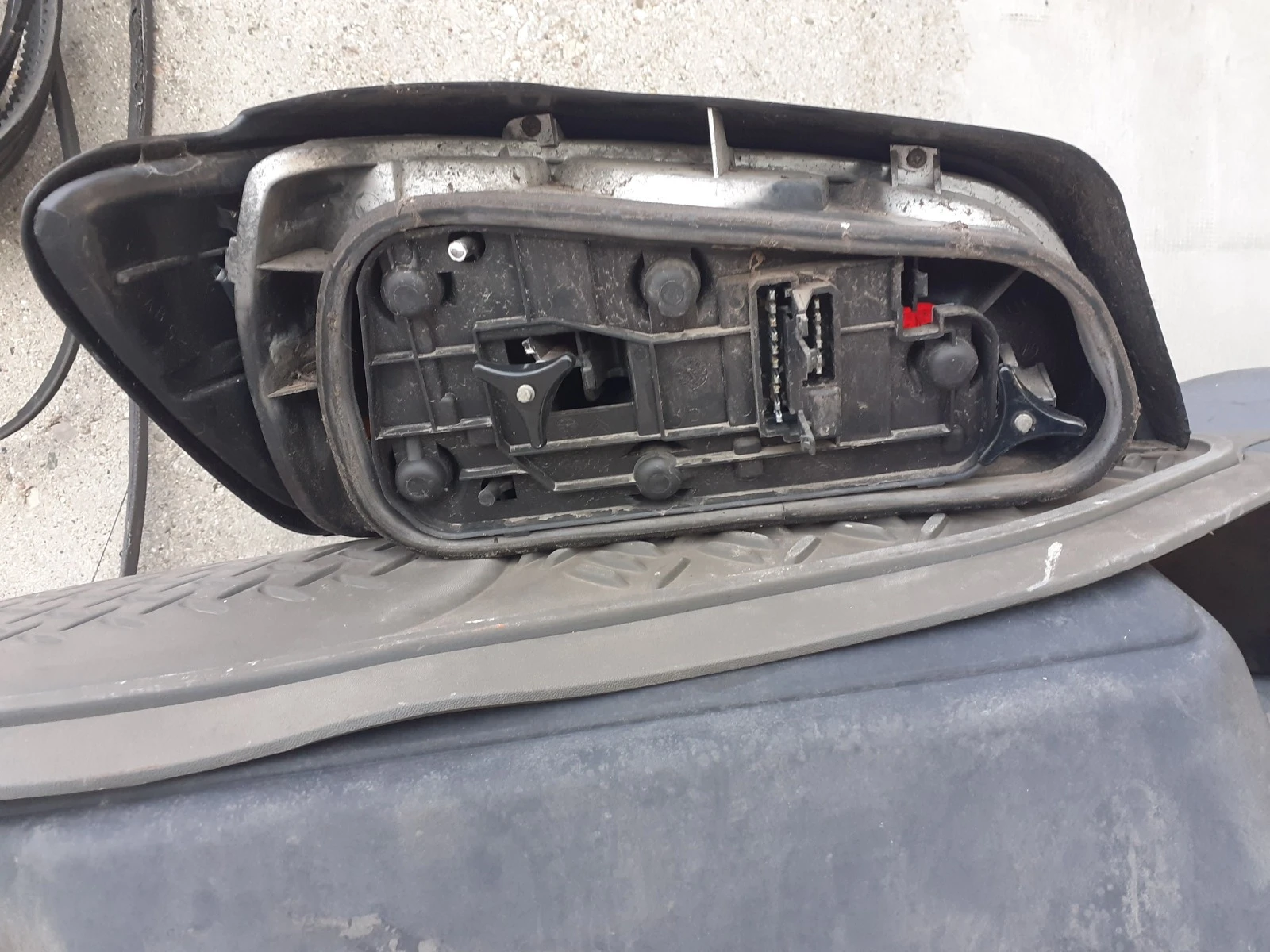     306  1997. | Mobile.bg   2