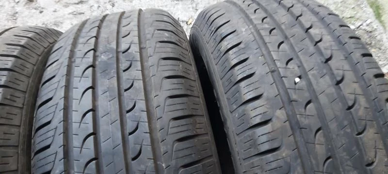 Гуми Летни 215/65R16, снимка 3 - Гуми и джанти - 35148654