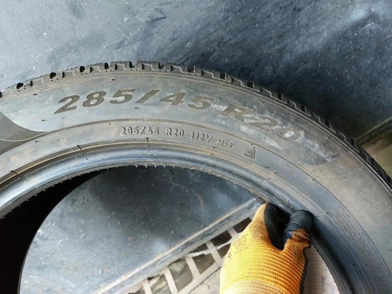 Гуми Зимни 285/45R20, снимка 8 - Гуми и джанти - 37110365