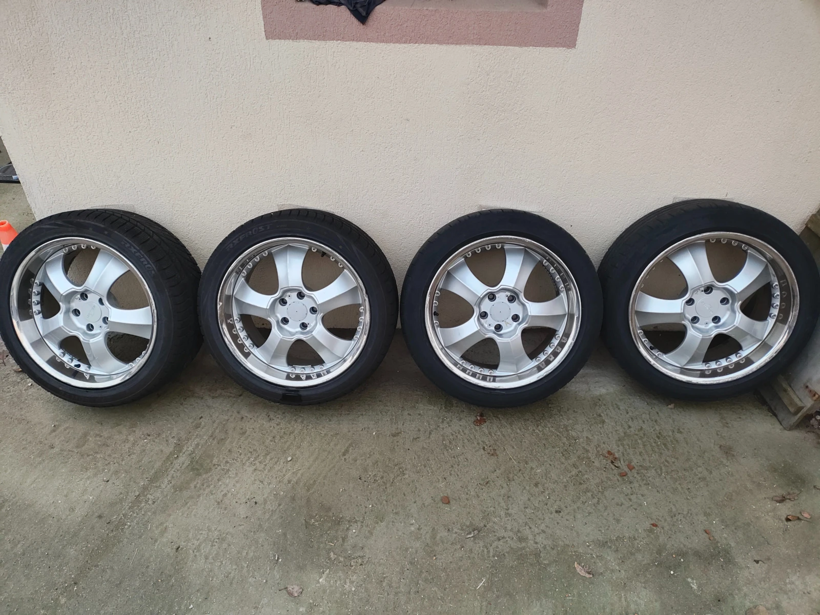 Гуми с джанти Pirelli 275/40R20