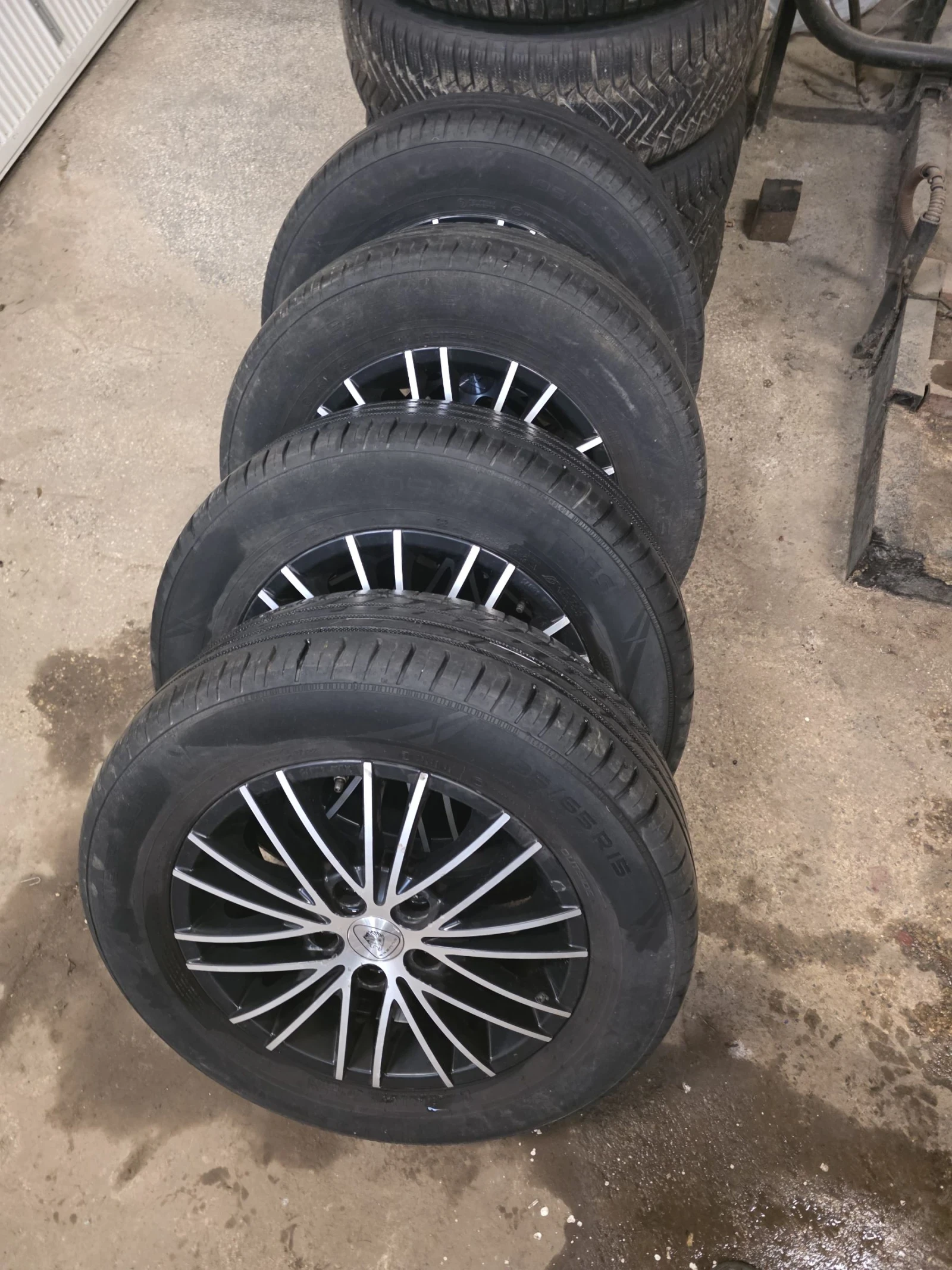Гуми с джанти Nokian 195/65R15, снимка 5 - Гуми и джанти - 54594644